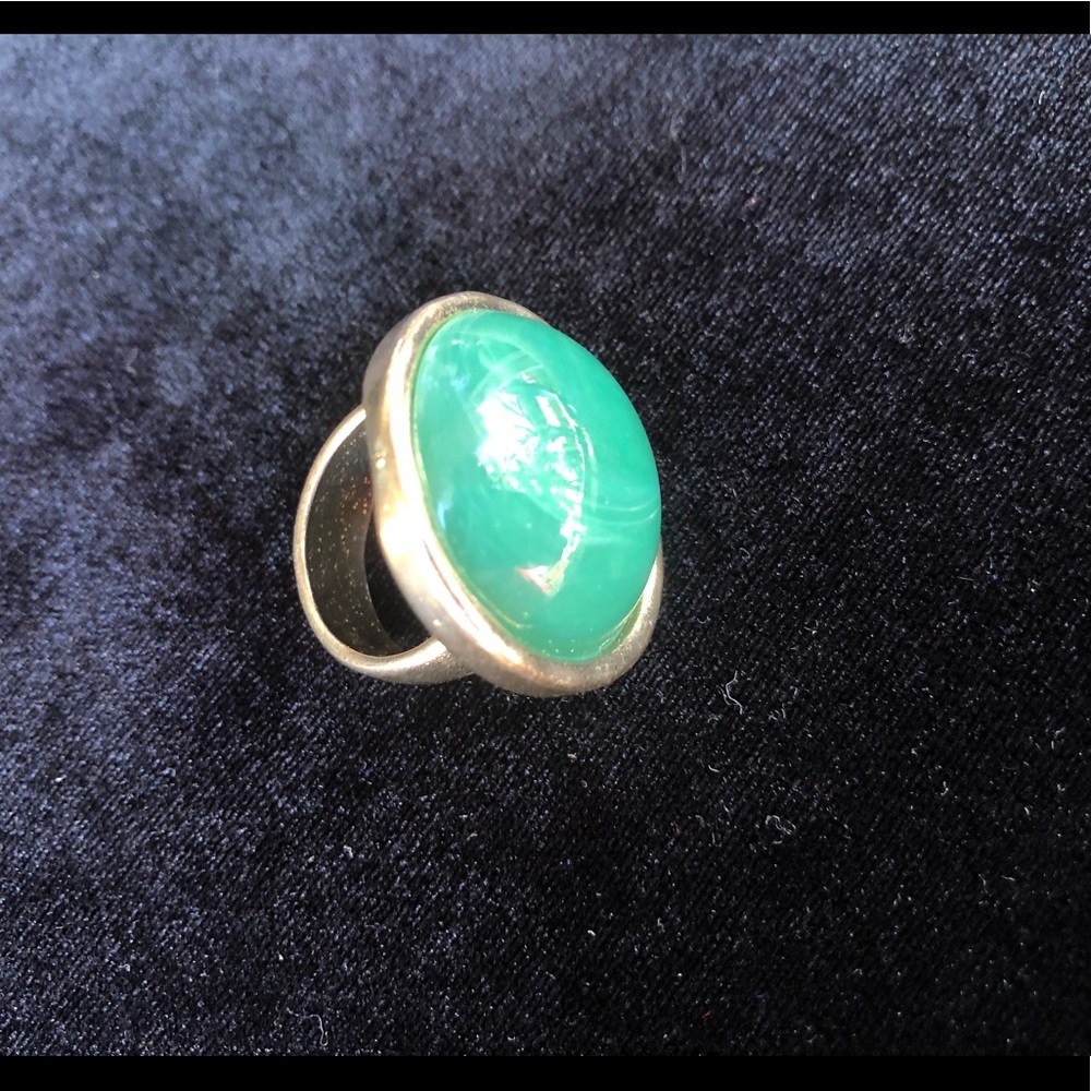 Elegant gold and emerald dome cocktail ring